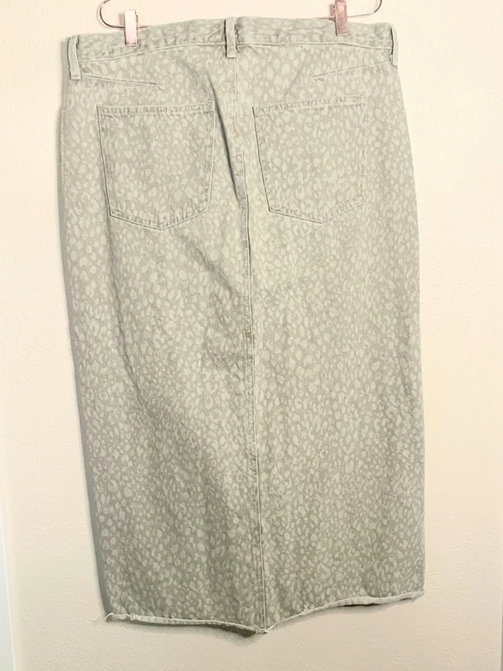 Universal Thread Gray Leopard Print Denim Midi Skirt Size 16